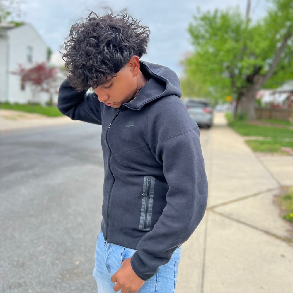 Nike Hoddie Tech color black🔥